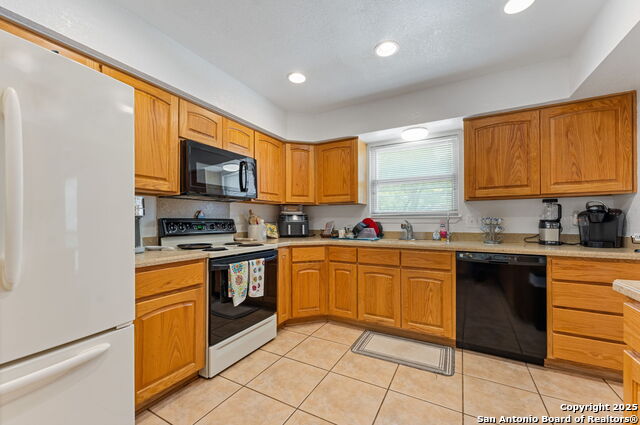 Image 8 of 30 For 33171 Blanco Rd