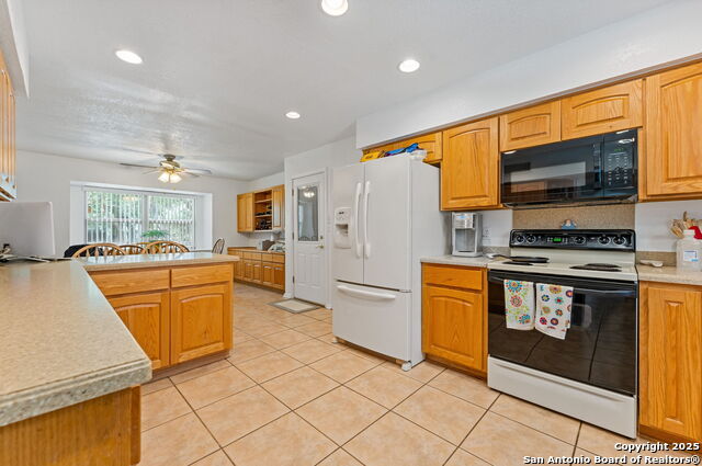 Image 9 of 30 For 33171 Blanco Rd