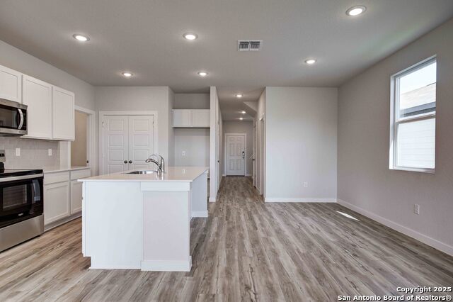 Image 13 of 17 For 9970 Forestier Green