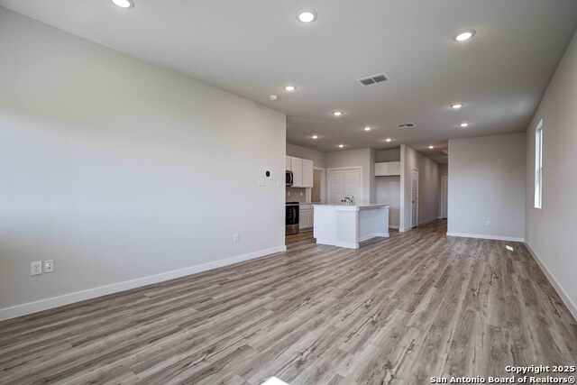 Image 2 of 17 For 9970 Forestier Green