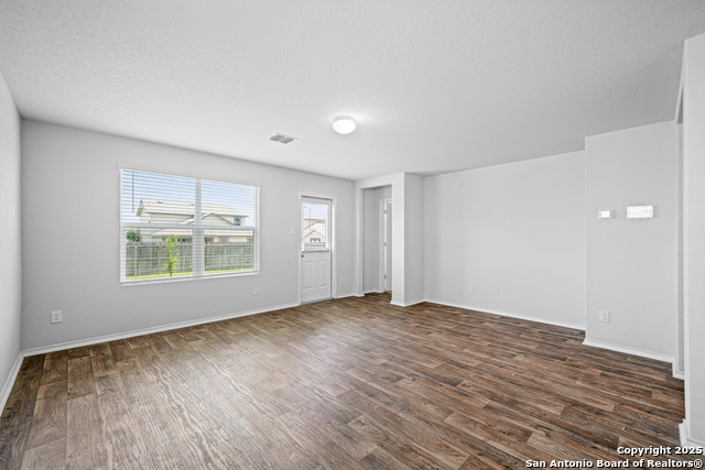 Image 13 of 34 For 11418 Blackmore Leap