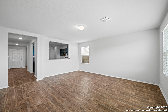Image 15 of 34 For 11418 Blackmore Leap