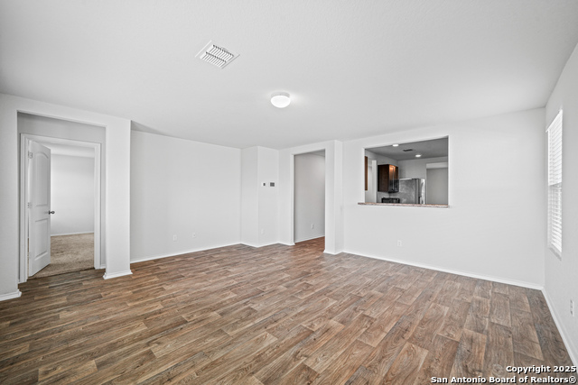 Image 16 of 34 For 11418 Blackmore Leap