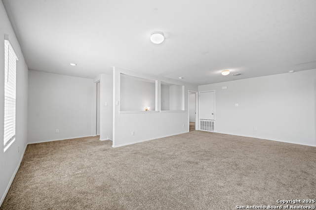 Image 22 of 34 For 11418 Blackmore Leap