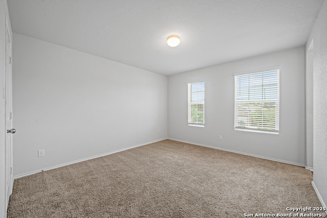 Image 26 of 34 For 11418 Blackmore Leap