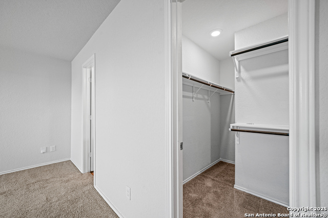 Image 31 of 34 For 11418 Blackmore Leap
