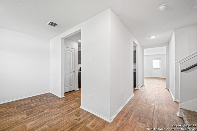 Image 7 of 34 For 11418 Blackmore Leap
