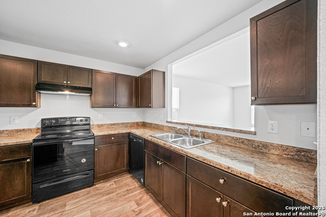 Image 8 of 34 For 11418 Blackmore Leap