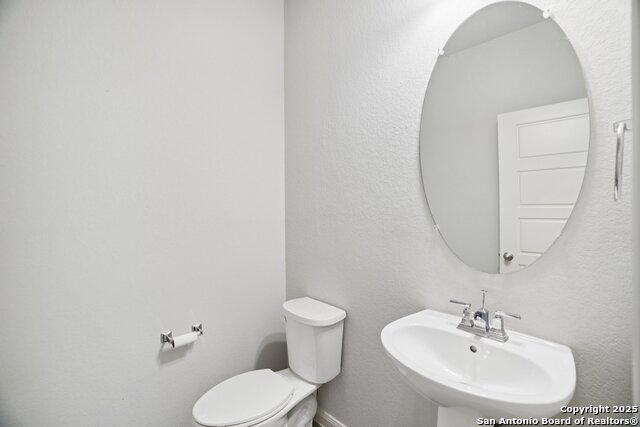 Image 16 of 38 For 2047 Atticus Dr