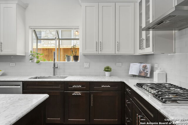 Image 16 of 41 For 17311 Fountain Bluff