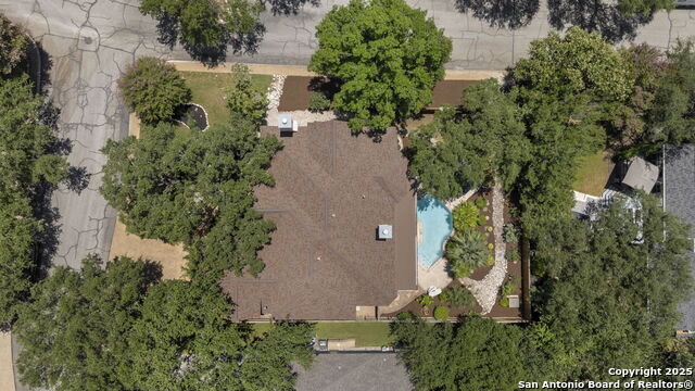 Image 33 of 41 For 17311 Fountain Bluff