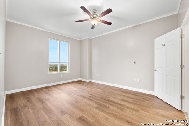 Image 6 of 8 For 1 Towers Park Ln 2004