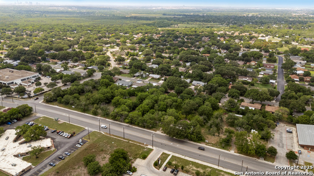 Listing photo id 14 for 4303 Southcross E