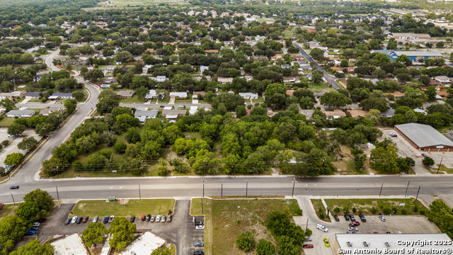 Listing photo id 0 for 4303 Southcross E
