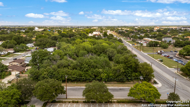 Listing photo id 21 for 4303 Southcross E