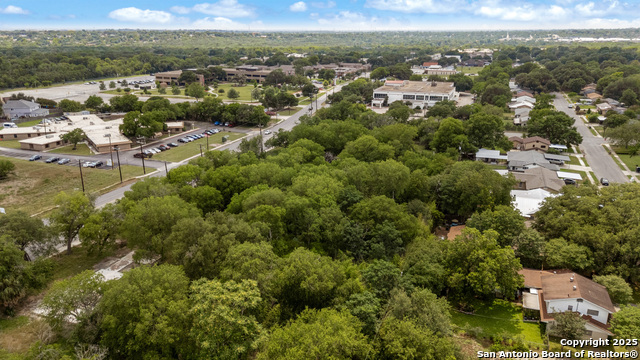 Listing photo id 23 for 4303 Southcross E