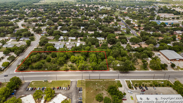 Listing photo id 1 for 4303 Southcross E