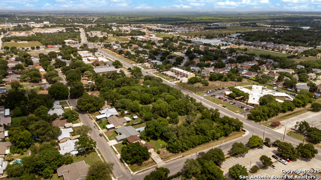 Listing photo id 6 for 4303 Southcross E
