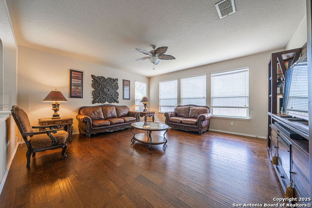 Image 4 of 15 For 5902 Akin Pl