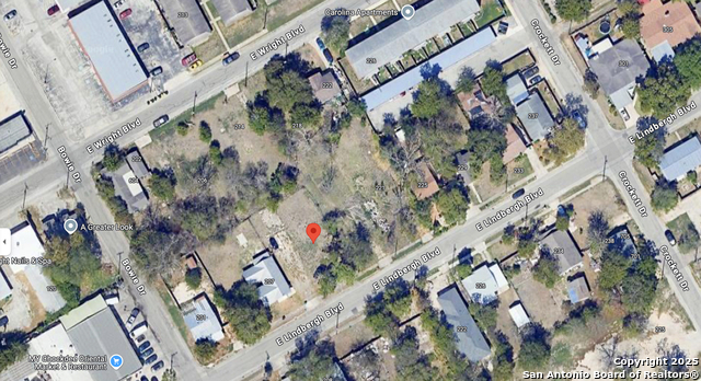Listing photo id 3 for 213 E Lindbergh