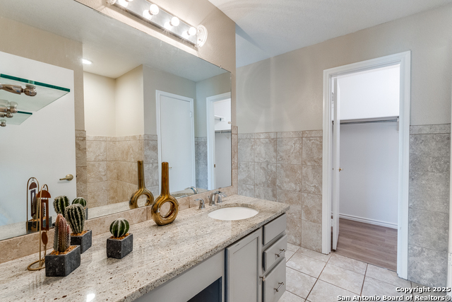 Image 17 of 28 For 3316 Fresno  