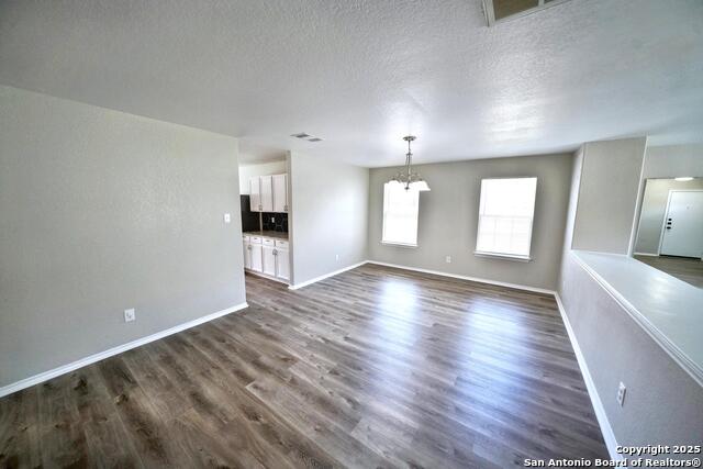 Image 11 of 50 For 6806 Elmwood Crest