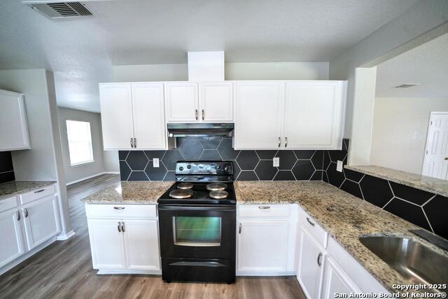 Image 22 of 50 For 6806 Elmwood Crest