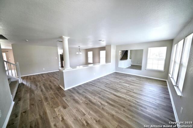 Image 7 of 50 For 6806 Elmwood Crest