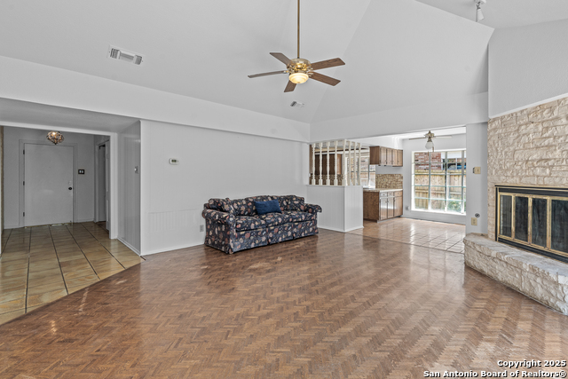 Image 18 of 39 For 11627 Whisper Dew St