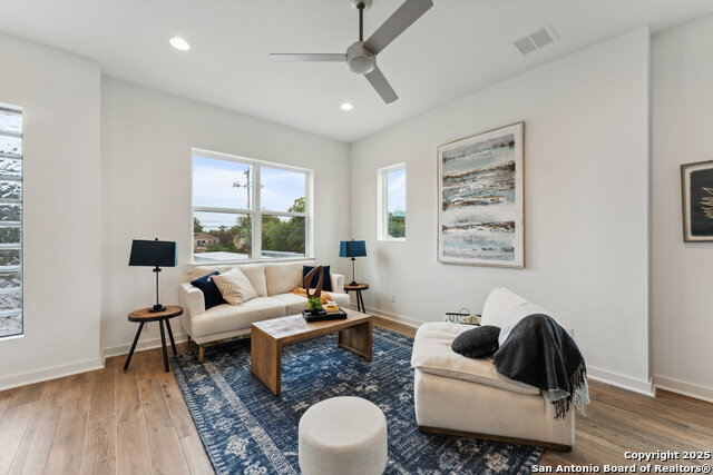 Image 10 of 23 For 1735 Gramercy W Unit
