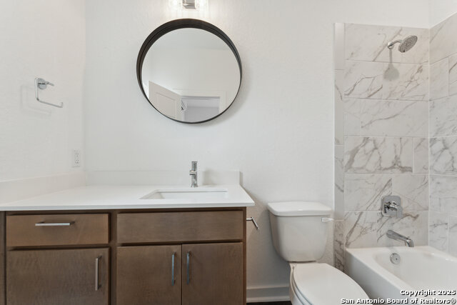 Image 21 of 23 For 1735 Gramercy W Unit