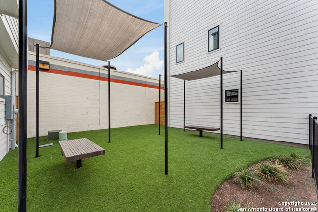 Image 22 of 23 For 1735 Gramercy W Unit