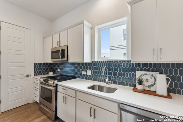 Image 5 of 23 For 1735 Gramercy W Unit