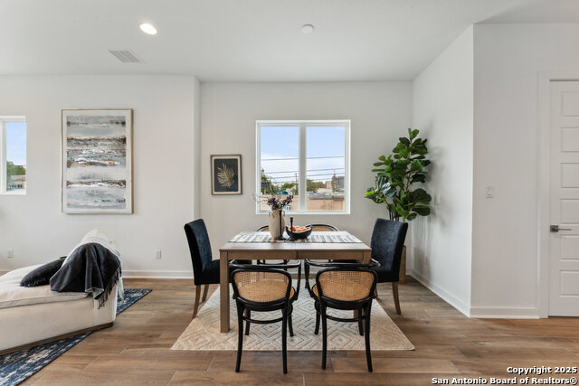 Image 9 of 23 For 1735 Gramercy W Unit