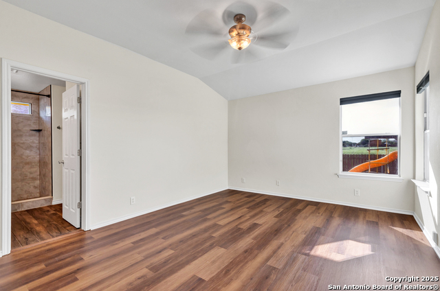 Listing photo id 10 for 603 Starling Creek