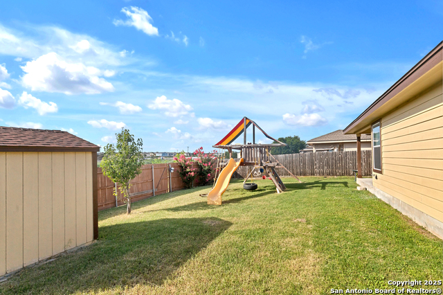 Listing photo id 21 for 603 Starling Creek