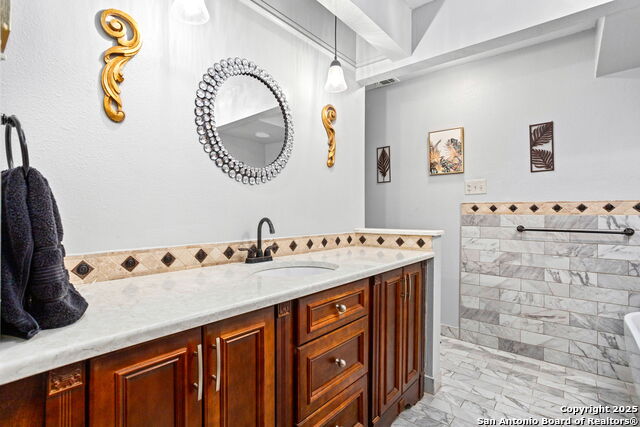 Image 12 of 16 For 17224 Beacon Woods  1503