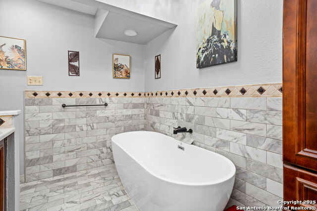 Image 13 of 16 For 17224 Beacon Woods  1503