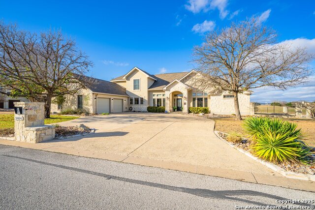 Listing photo id 1 for 3404 Comanche Trace