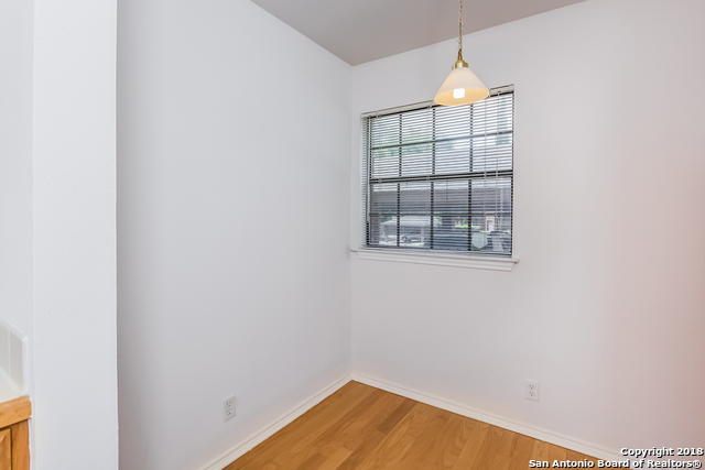 Listing photo id 7 for 7930 Roanoke Run 901