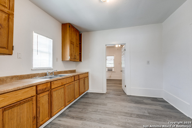 Image 8 of 25 For 631 Rochambeau