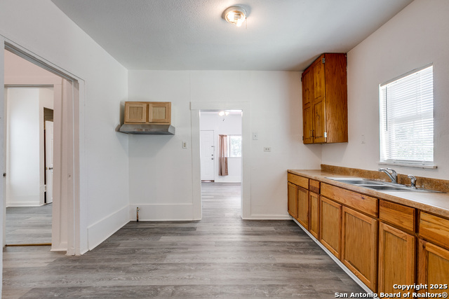 Image 9 of 25 For 631 Rochambeau
