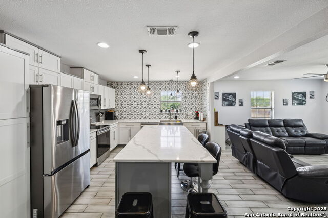 Listing photo id 8 for 2355 Stuart Rd