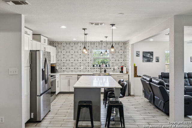 Listing photo id 9 for 2355 Stuart Rd