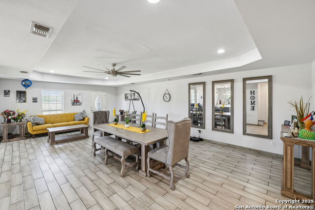 Listing photo id 11 for 2355 Stuart Rd