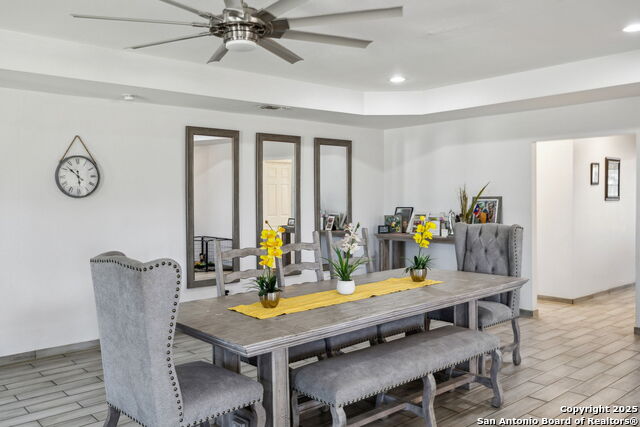 Listing photo id 13 for 2355 Stuart Rd