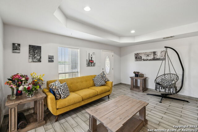 Listing photo id 17 for 2355 Stuart Rd