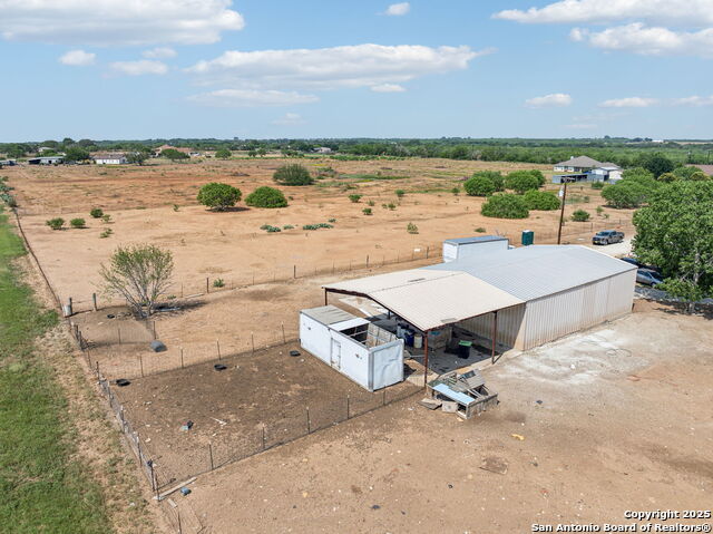 Listing photo id 34 for 2355 Stuart Rd