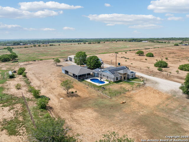 Listing photo id 37 for 2355 Stuart Rd