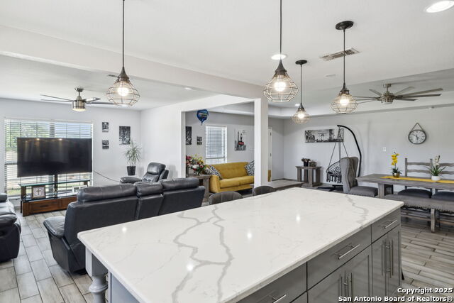 Listing photo id 2 for 2355 Stuart Rd